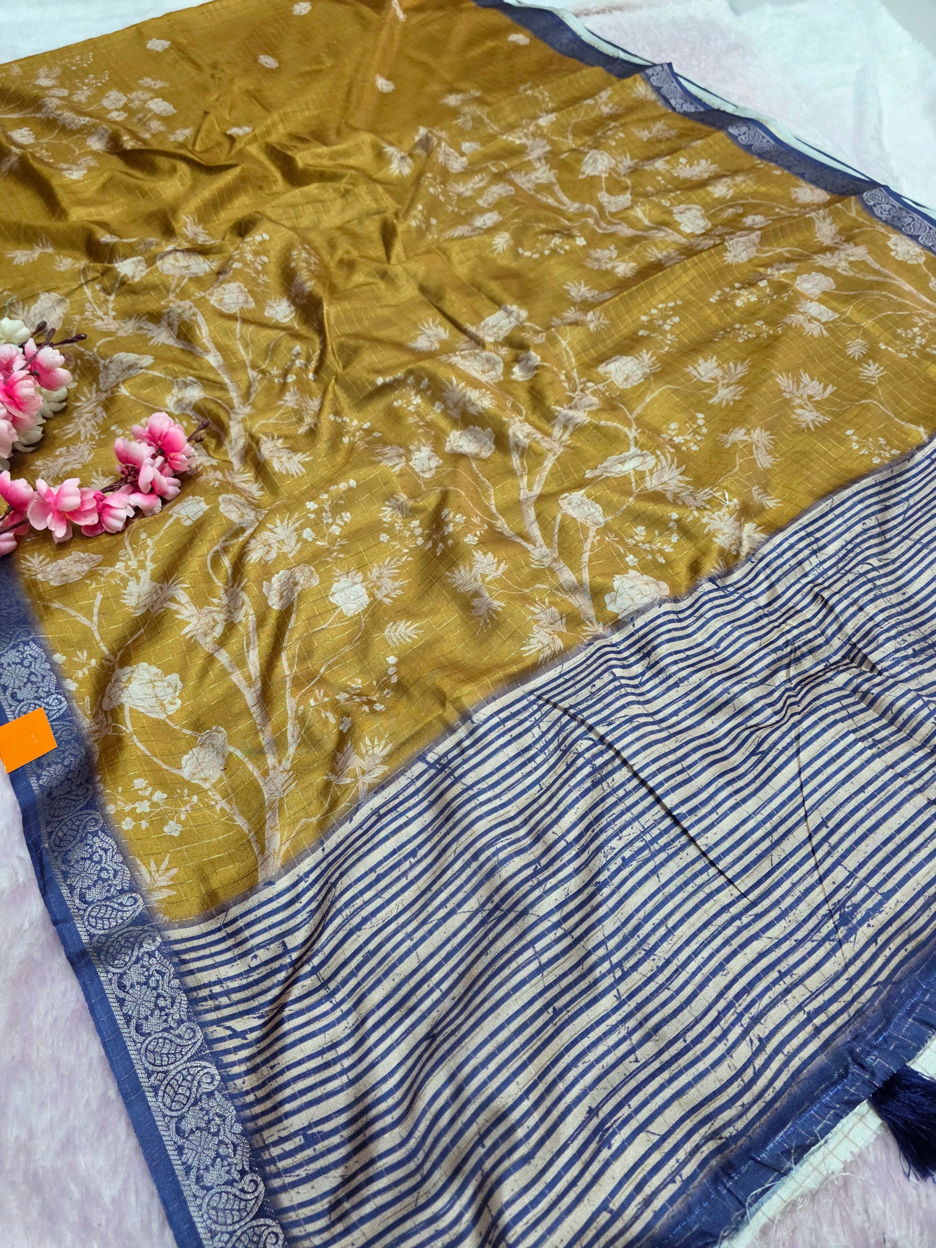 102404 Exclusive Soft Viscose Silk Printed Saree with Zari Weaving Checks