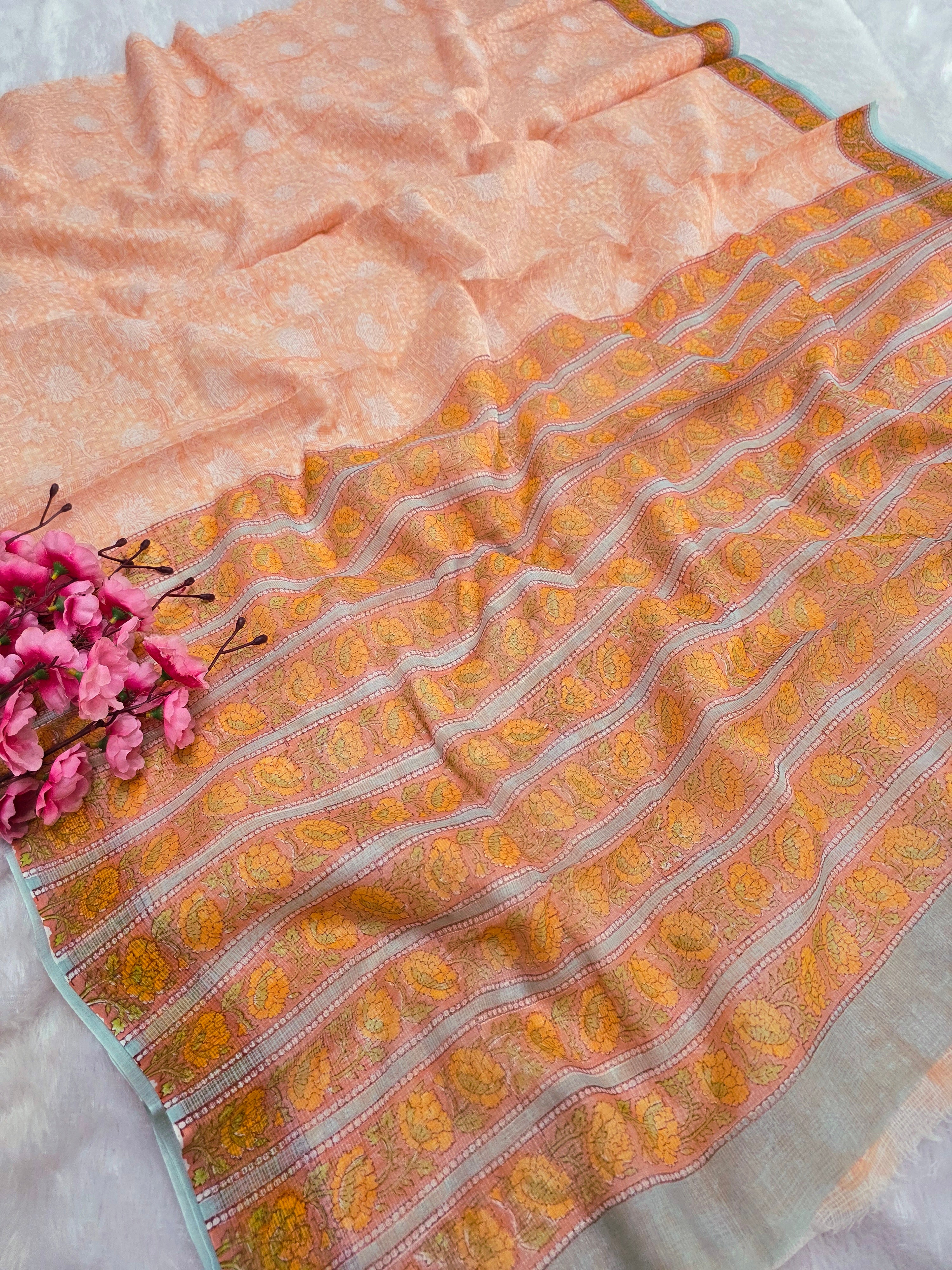 595002 शुद्ध कोटा डोरिया हैंडब्लॉक्ड प्रिंटेड साड़ी 