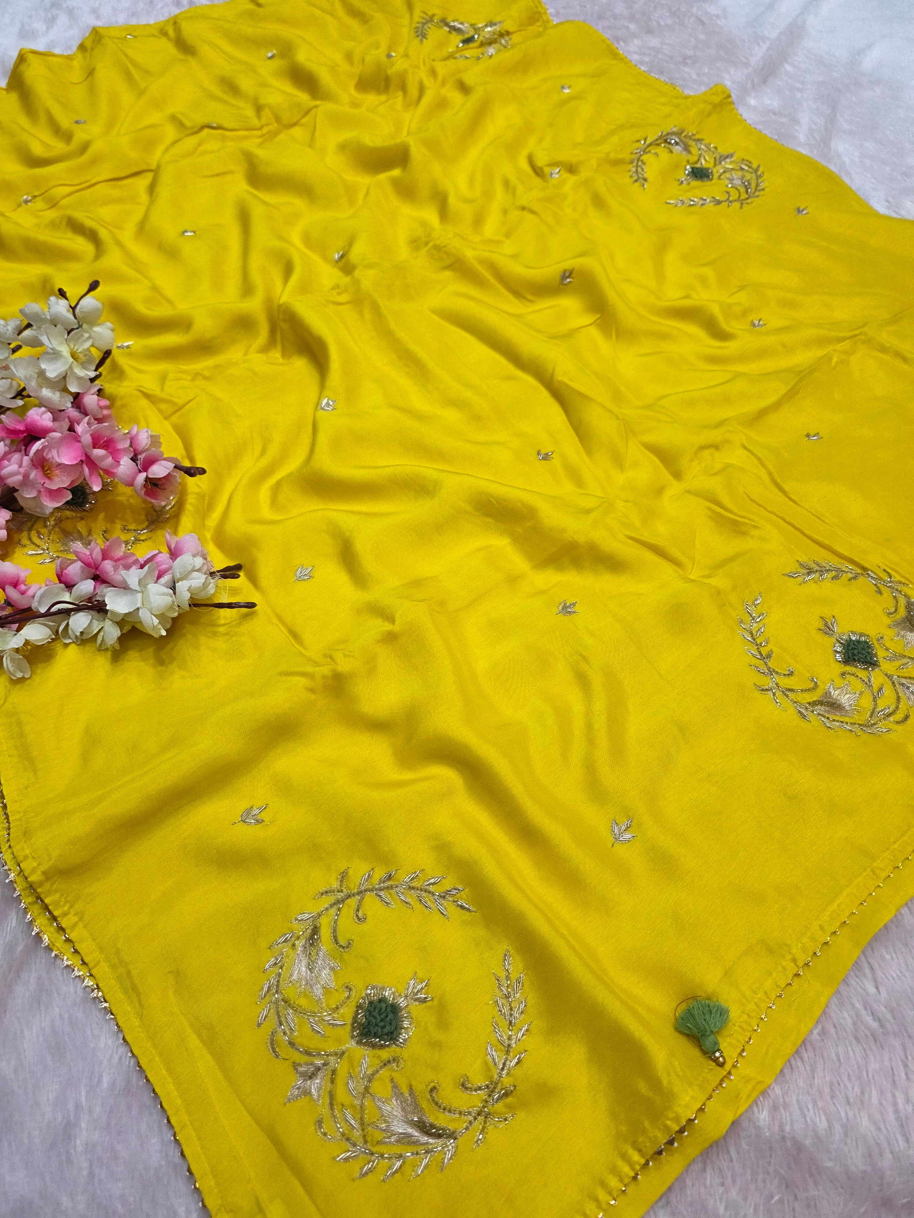 164002 शुद्ध ओपरा सिल्क डिजाइनर छायांकित साड़ी भारी कटदाना हाथ के काम के साथ 