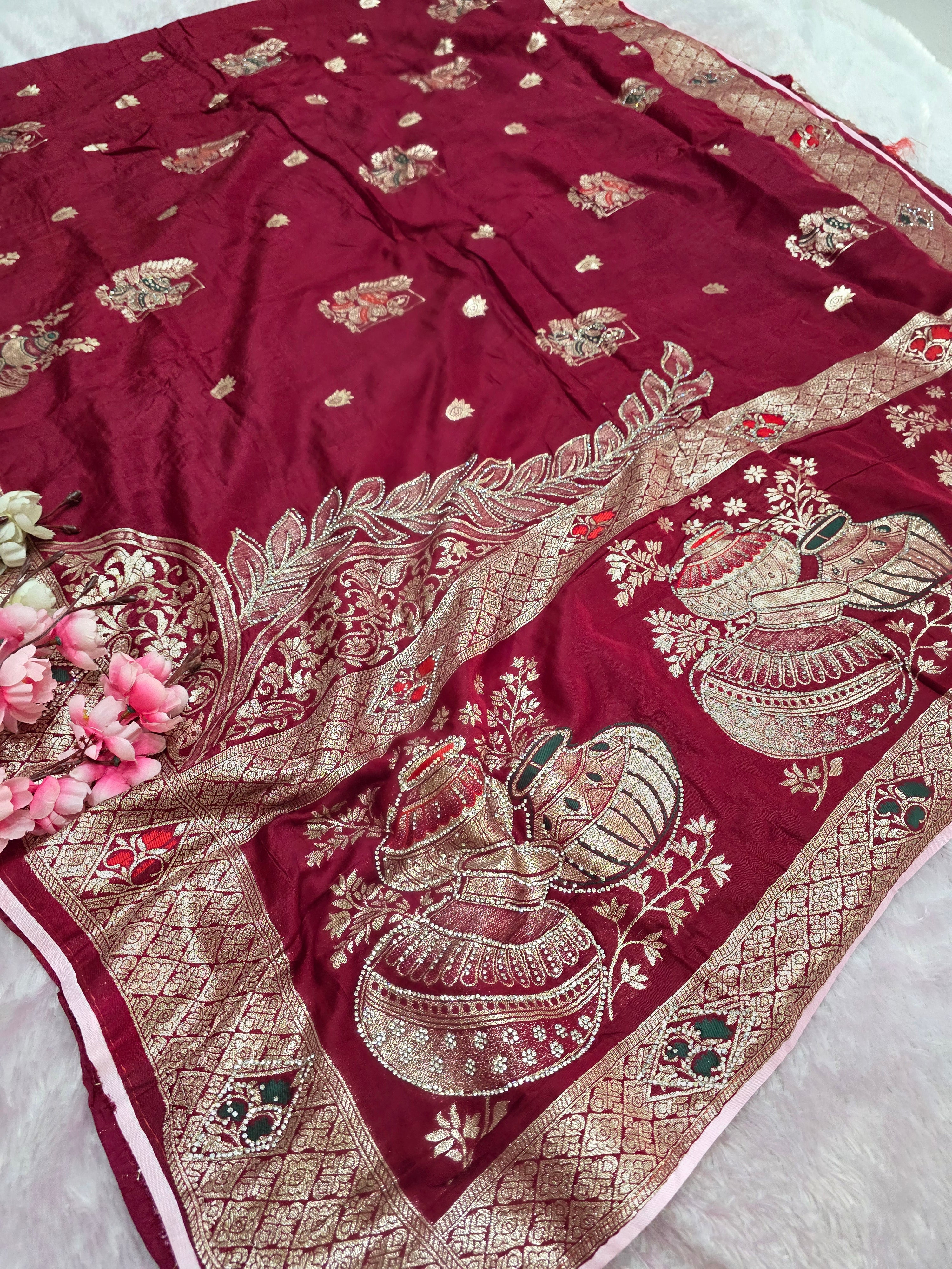 शुद्ध टसर सिल्क हाथ से बनी लेहरिया साड़ी प्रीमियम गोटापट्टी वर्क के साथ - 8837