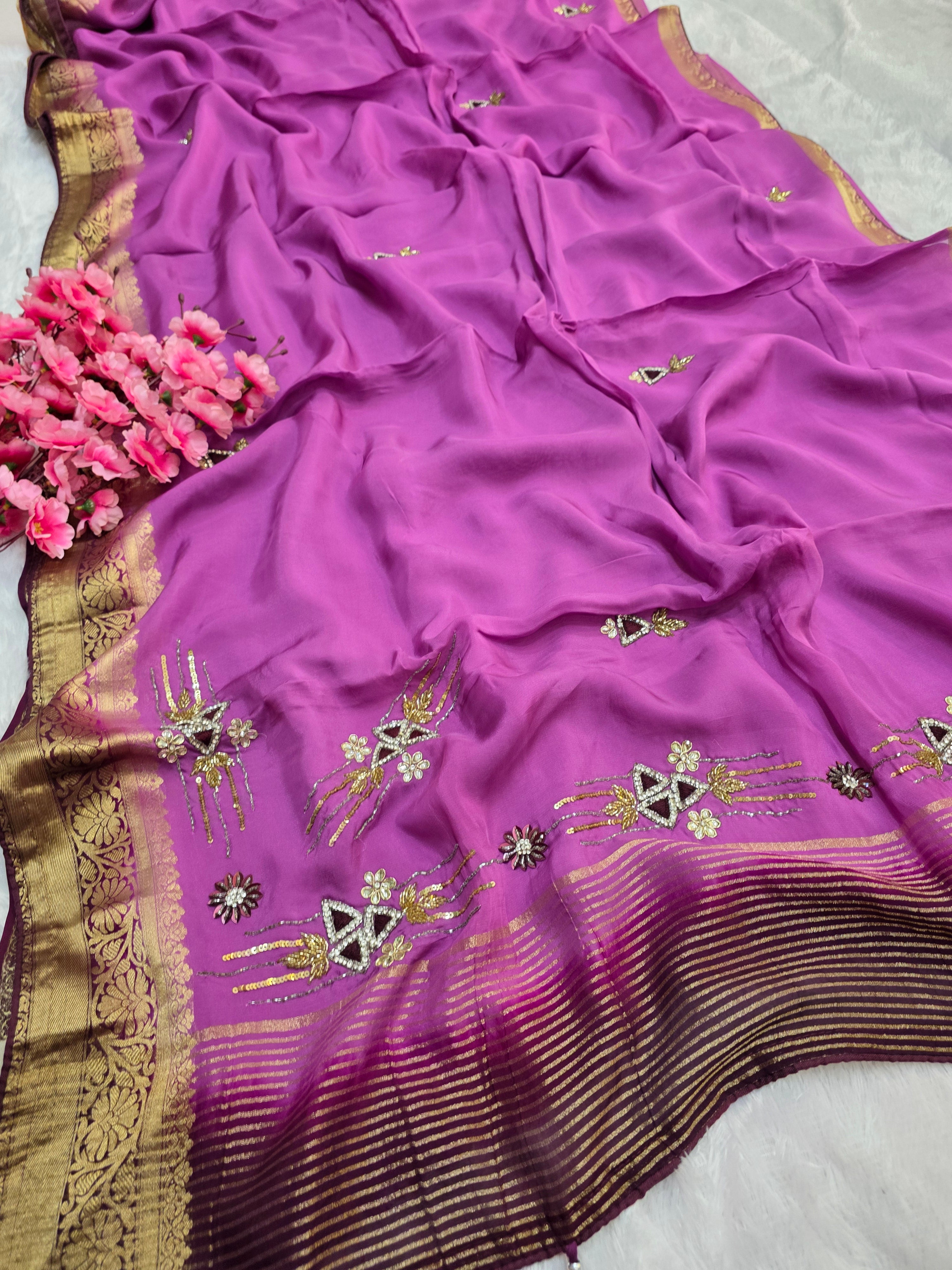 157001 शुद्ध रूसी सिल्क पार्टी वियर डिजाइनर साड़ी भारी कटदाना काम के साथ 