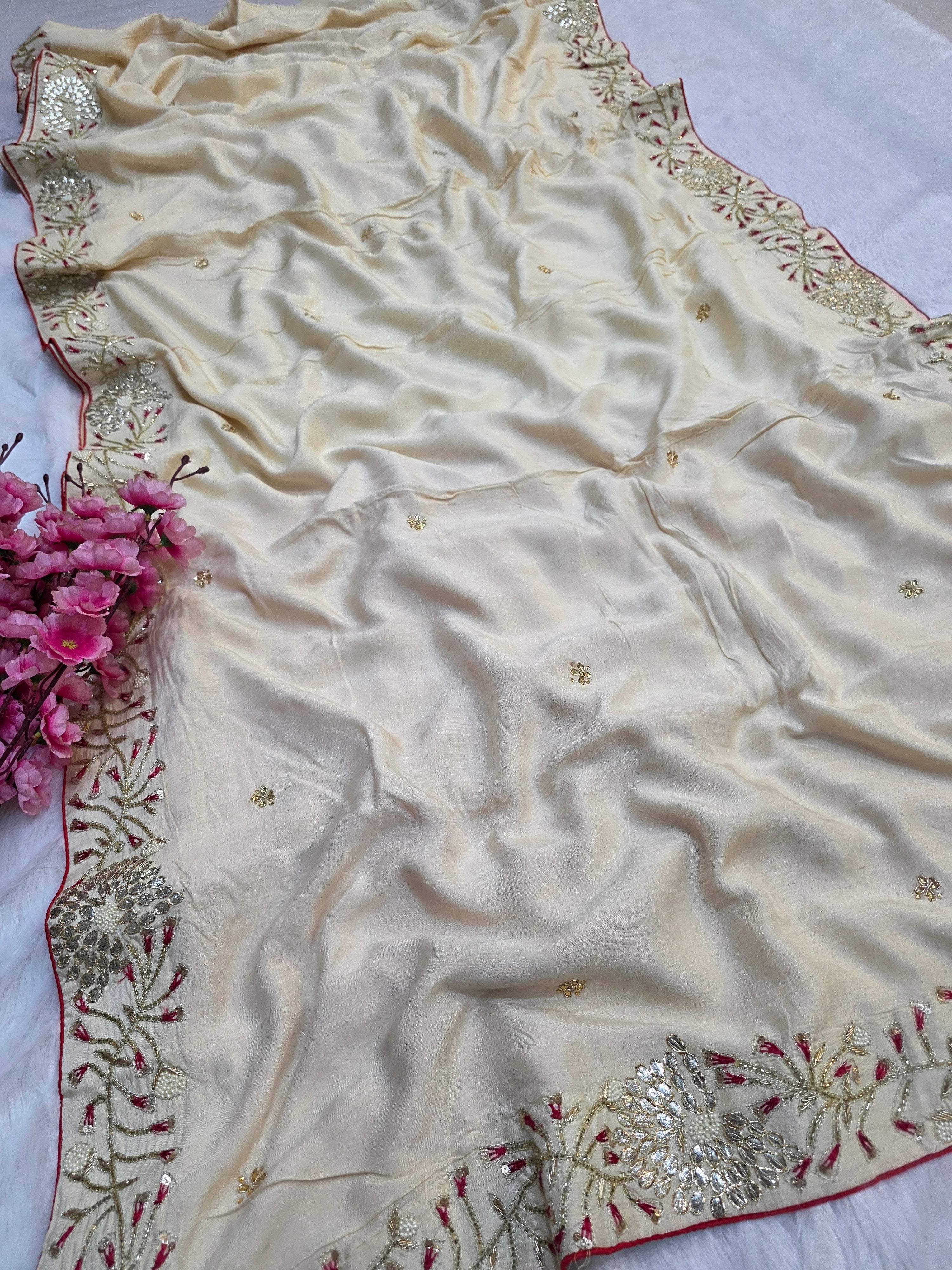 683007 रॉयल राजस्थानी गज्जी सिल्क मल्टी कलर राजस्थानी बंधनी साड़ी गोटा और ज़री वर्क के साथ