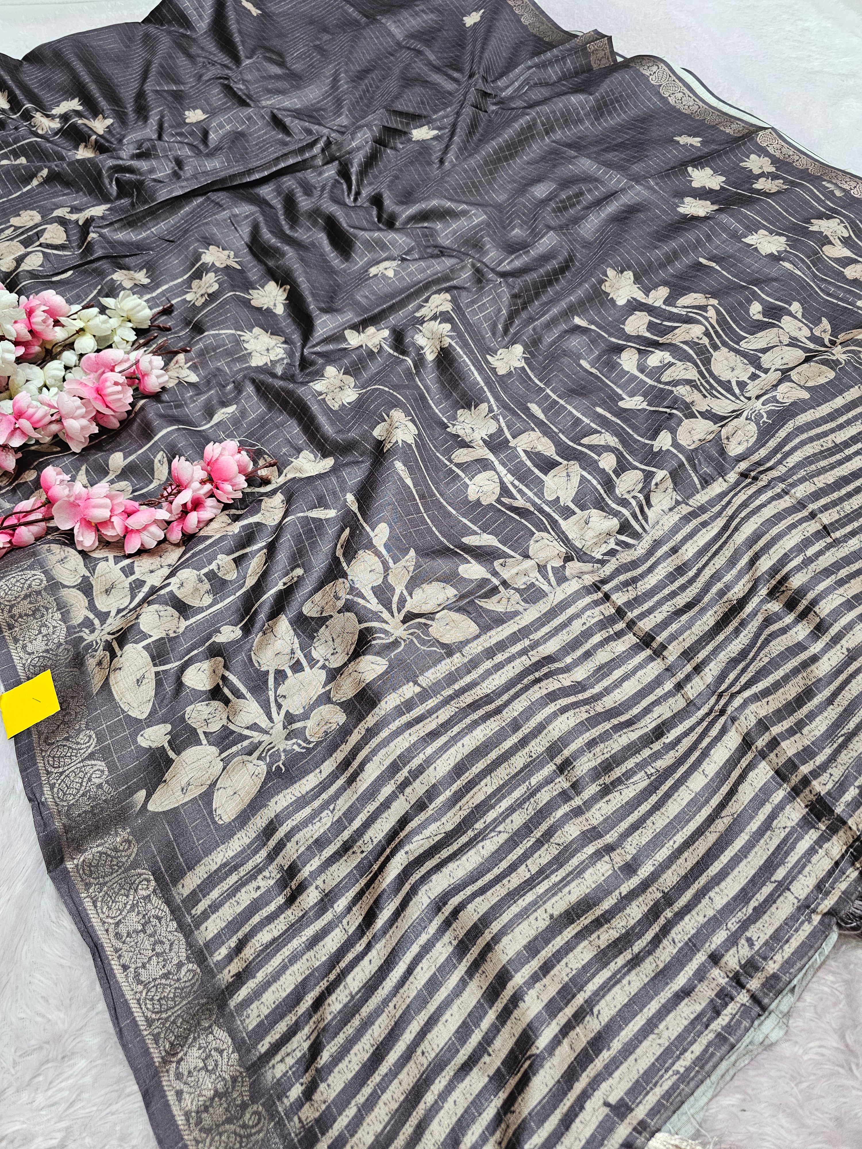 101104 Exclusive Soft Viscose Silk Printed Saree with Zari Weaving Checks
