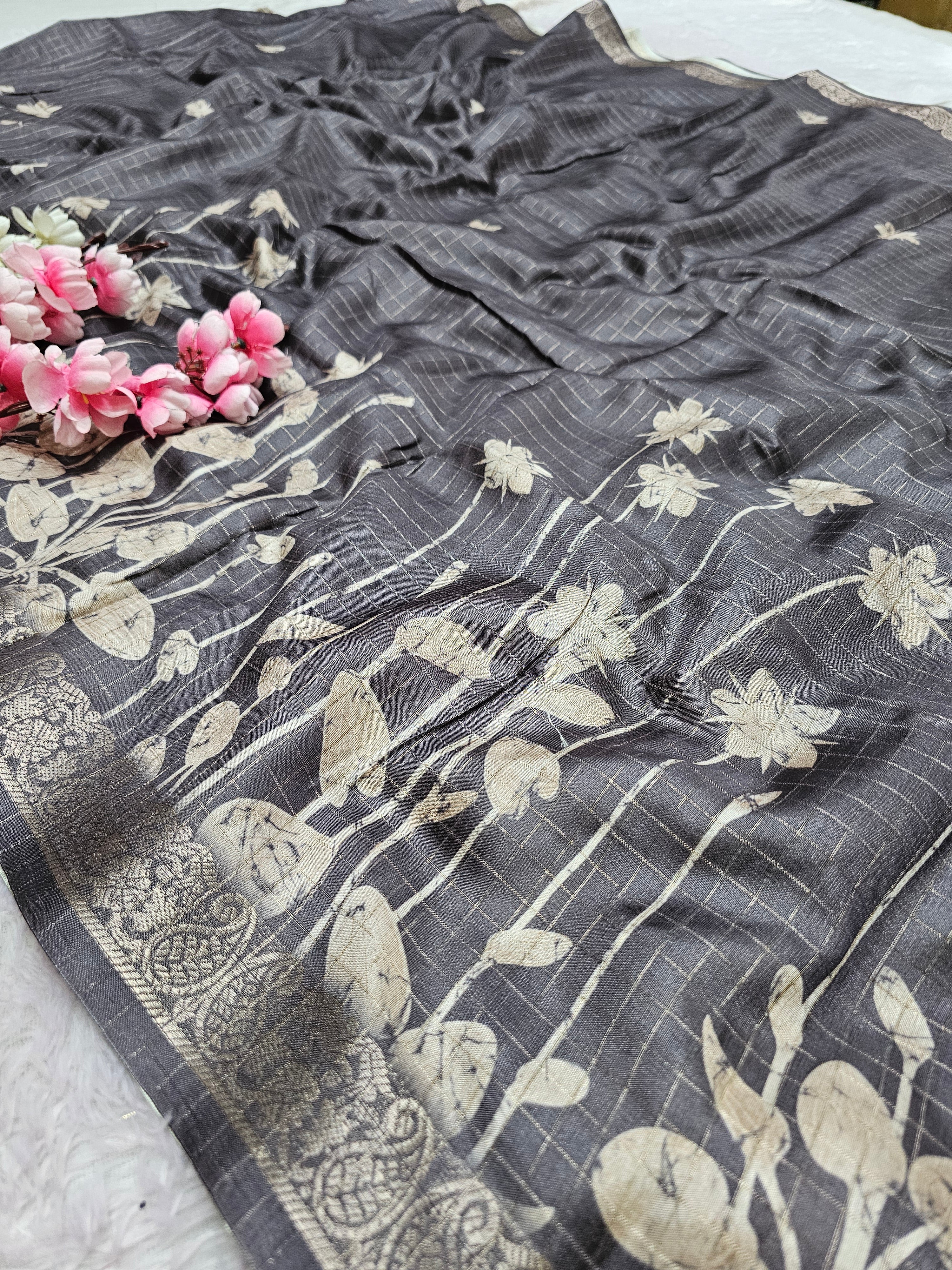 101104 Exclusive Soft Viscose Silk Printed Saree with Zari Weaving Checks