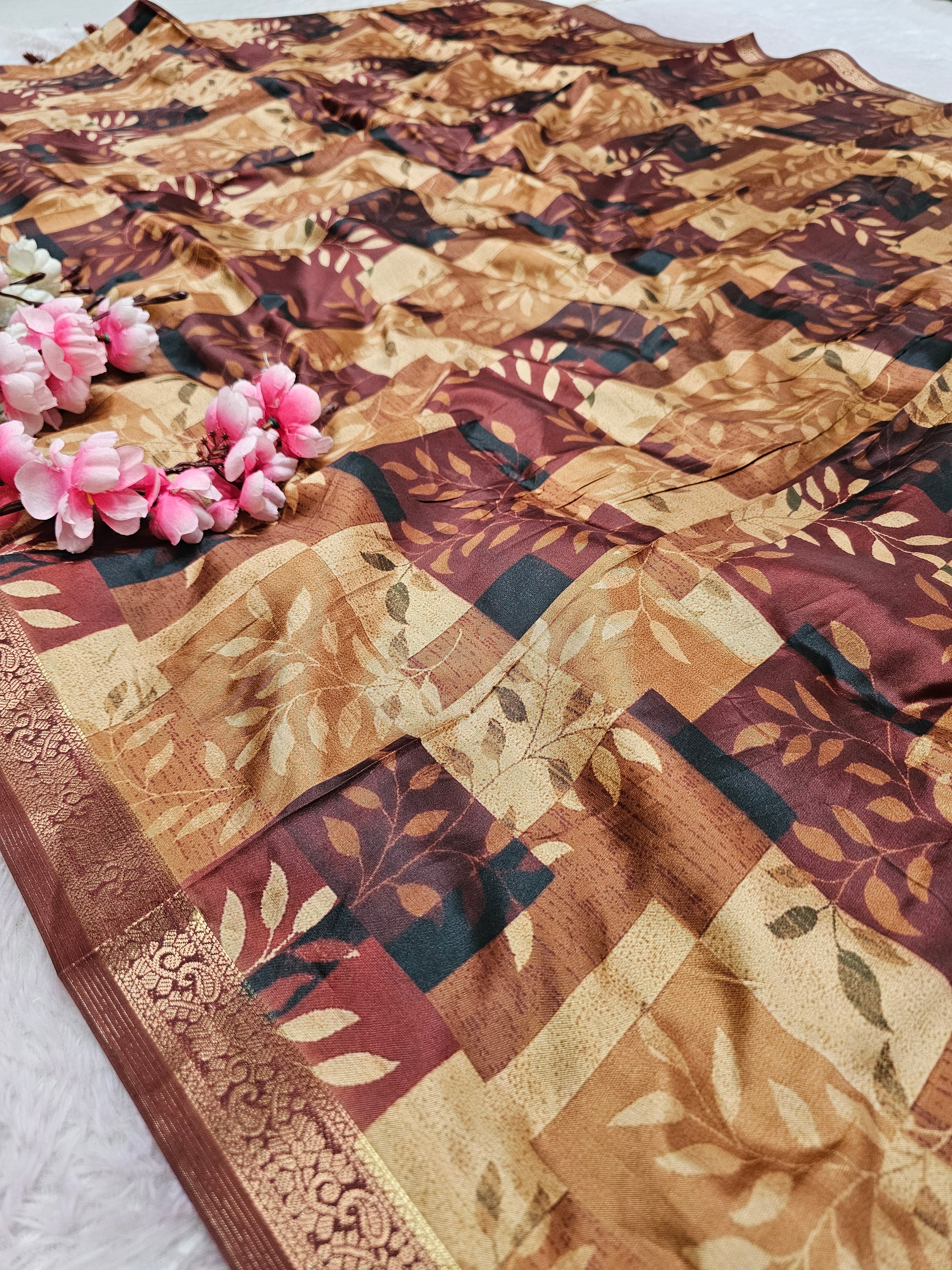 101102 Exclusive Very Soft Silk Printed Saree with Zari Weaving Border