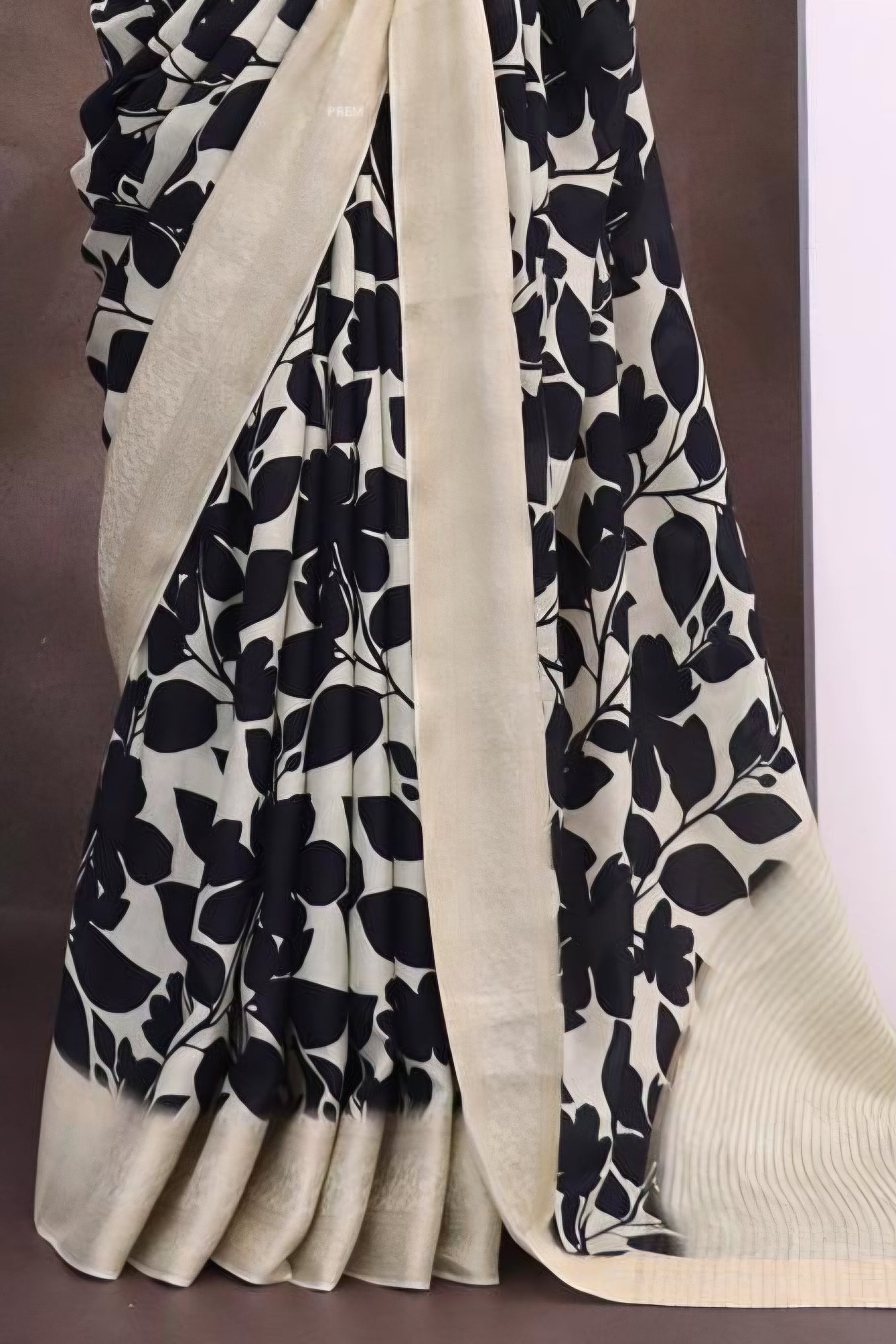 996001 Beautiful Pure Maslin Silk Traditional Print Saree with Zari Weaving Border and Heavy Brocket Blouse