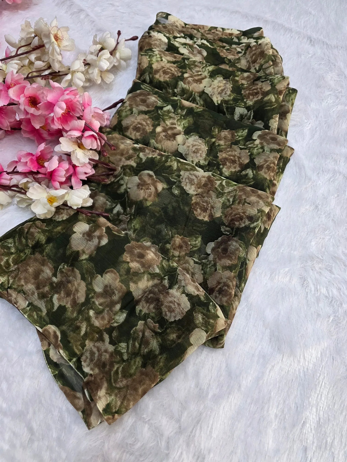 CA1031 Lightweight Elegant Semi Chiffon Flower Print Saree - Green