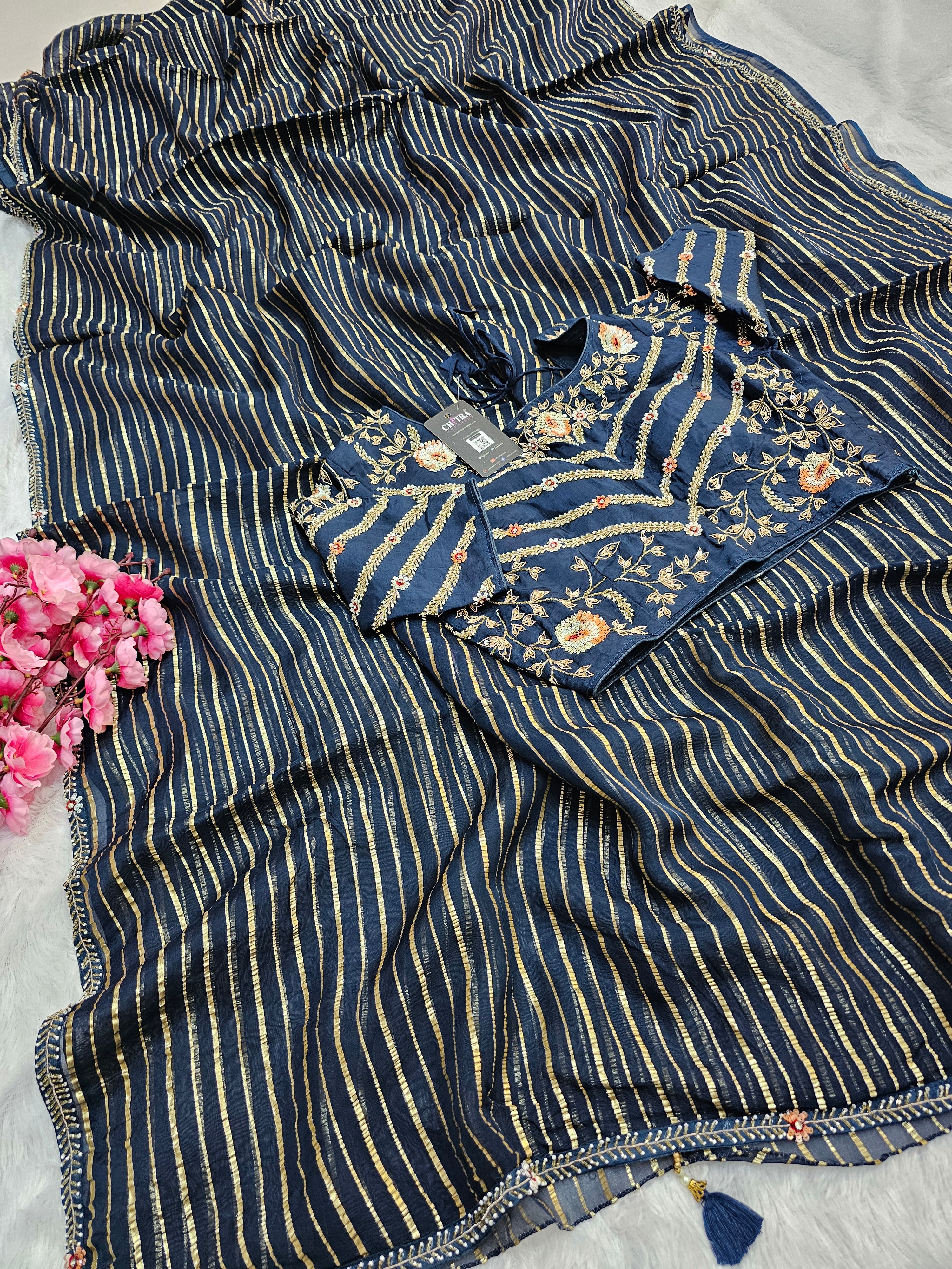 120002 नेवी ब्लू प्रीमियम डिज़ाइनर साड़ी भारी ब्लाउज के साथ