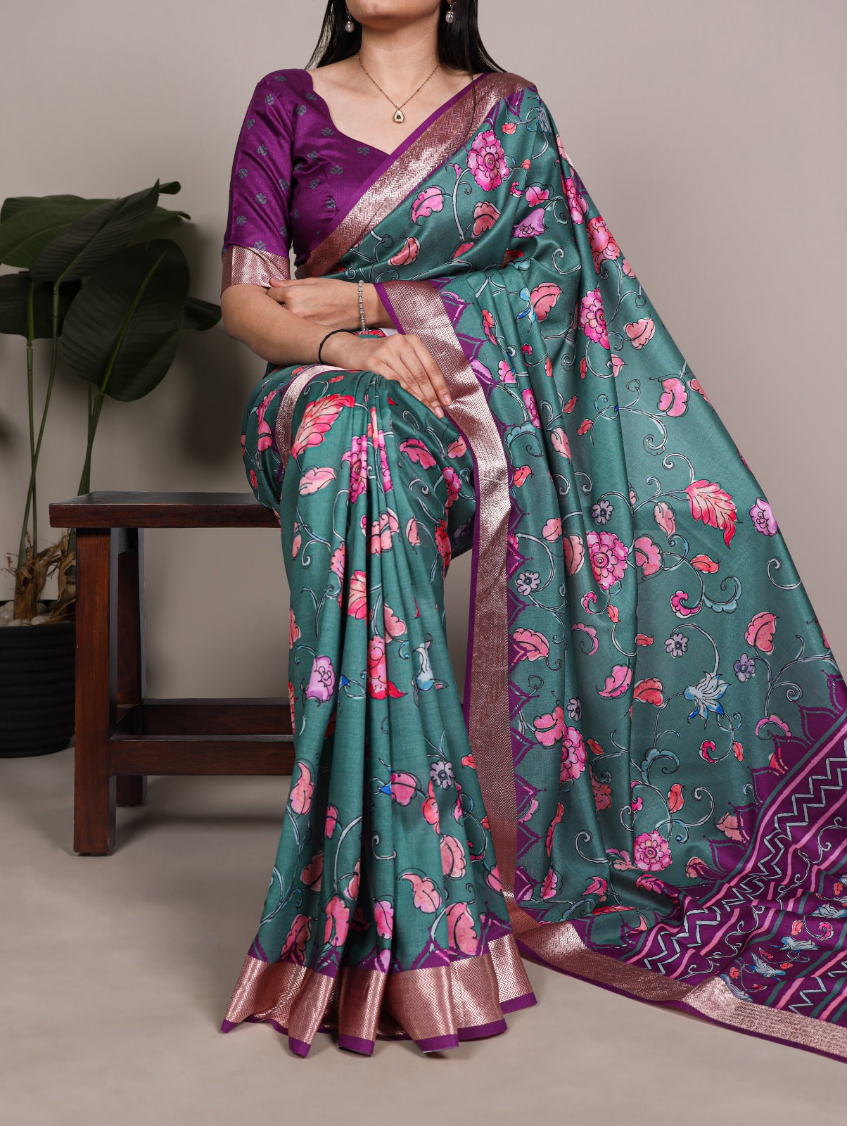 101506 Bollywood Style Flower Print Soft Semi Tusser Silk Saree