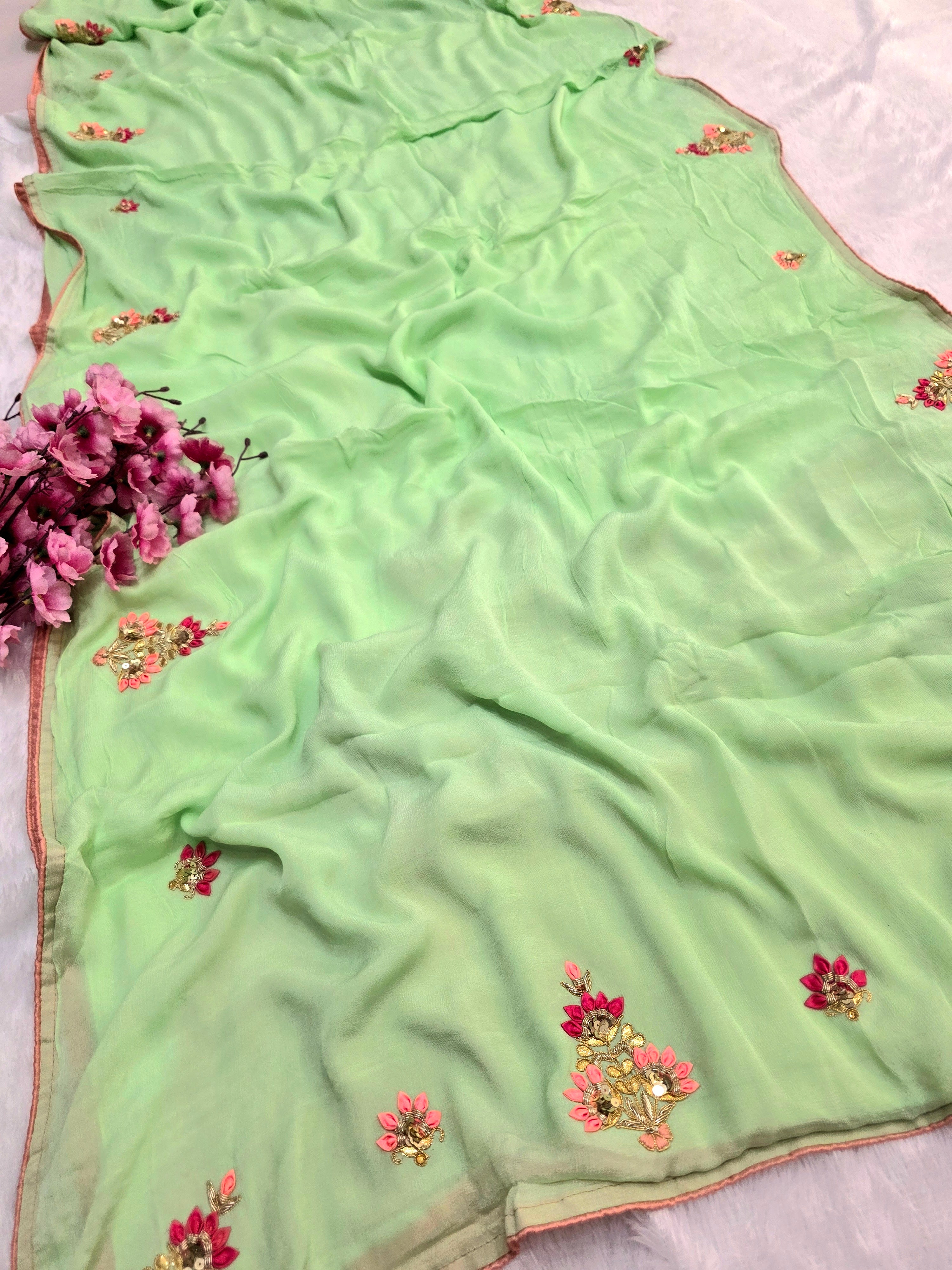 157001 शुद्ध रूसी सिल्क पार्टी वियर डिजाइनर साड़ी भारी कटदाना काम के साथ 