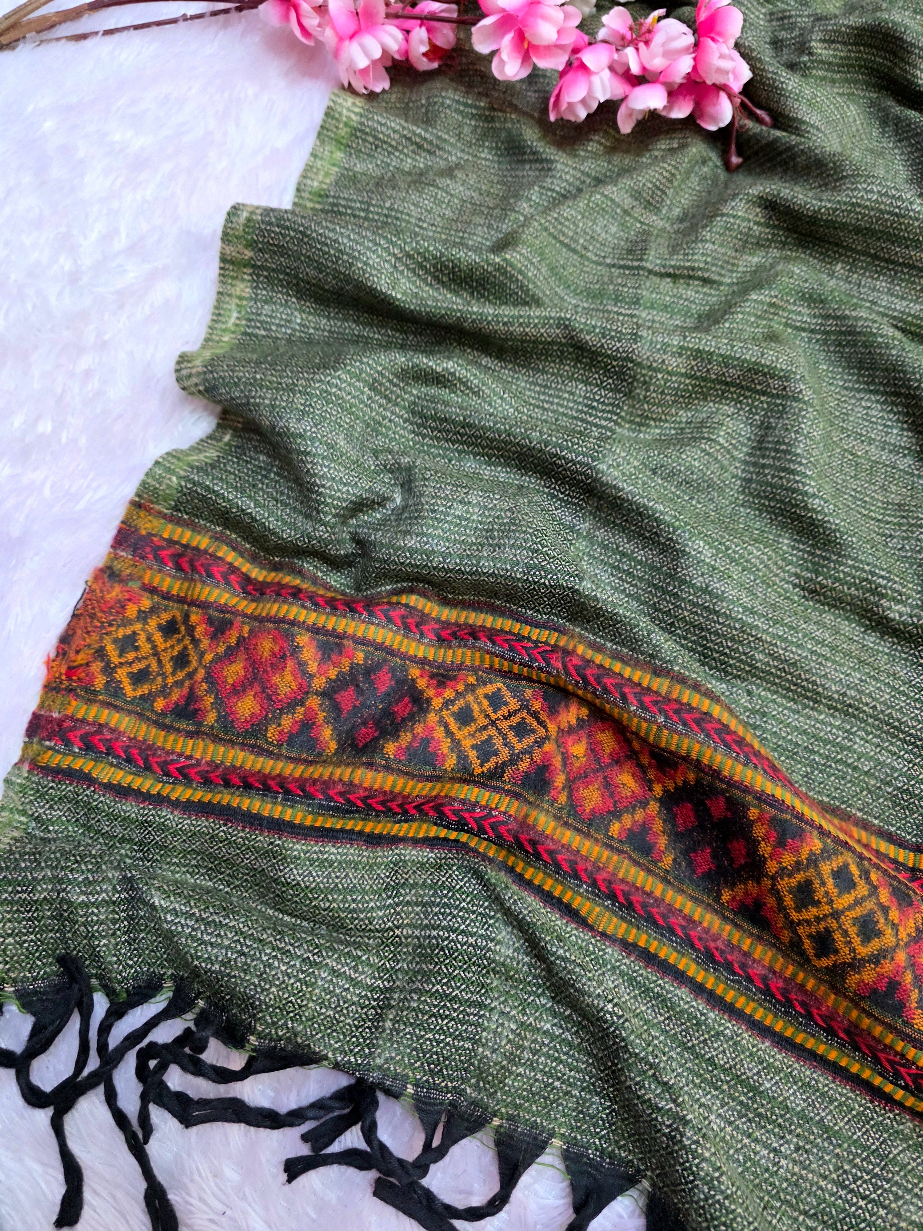 10400 Very Soft and Worm Woolen Shawl - Green