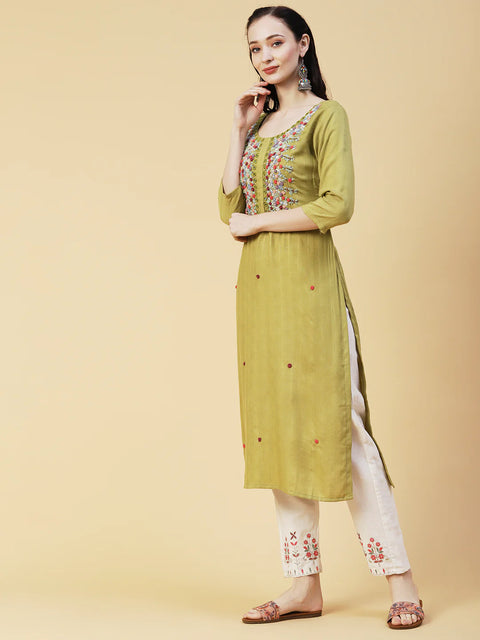 150005 Floral Hand Embroidered & Woven Straight Fit Kurta - Green