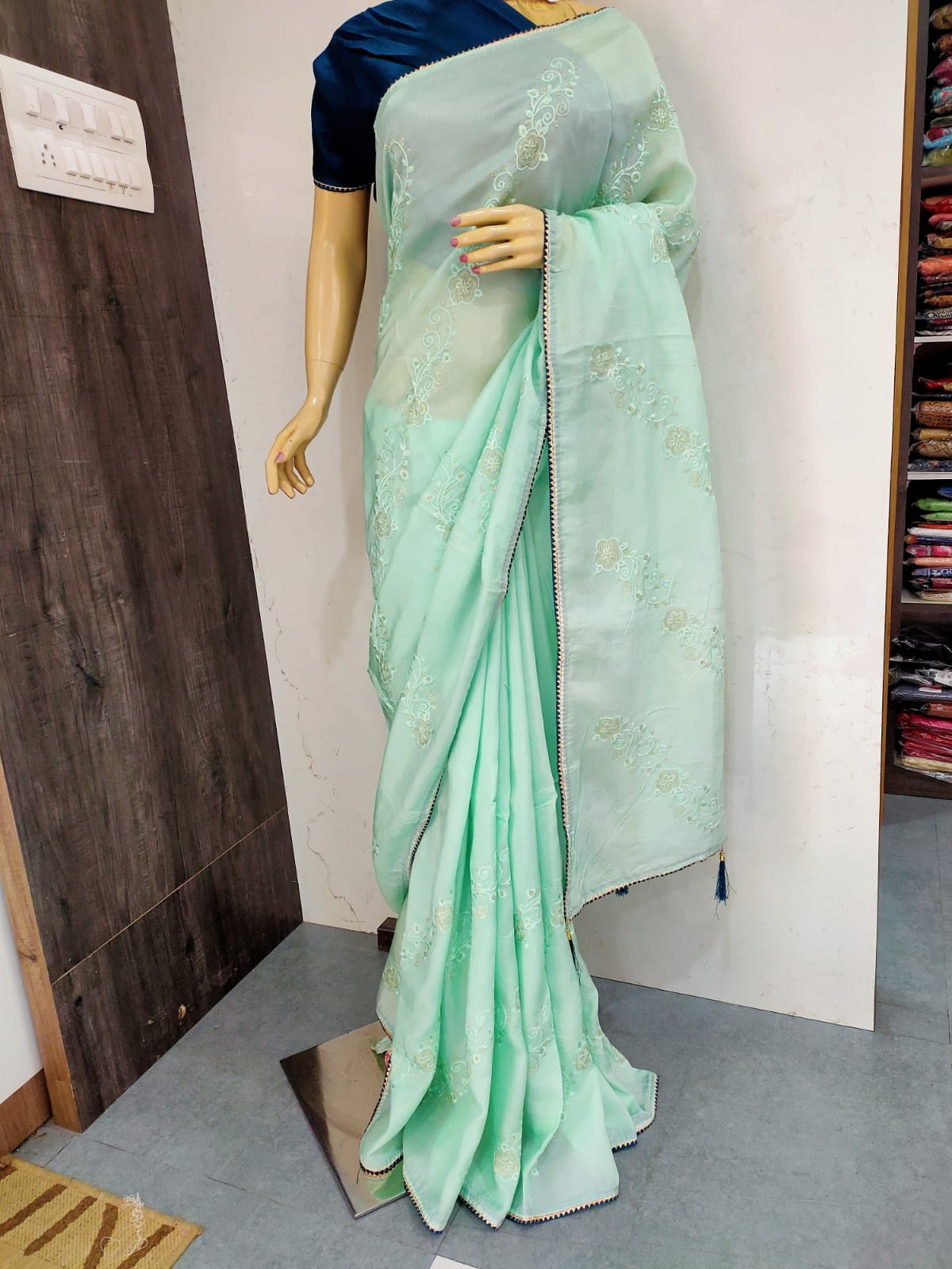 252001 Designer Party Wear Dola Silk Saree