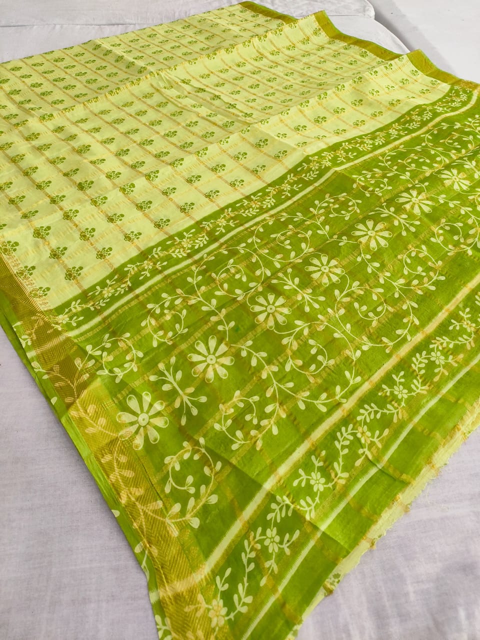 410009 शुद्ध कॉटन हाथ से छपी साड़ी ज़री बुनाई के साथ 