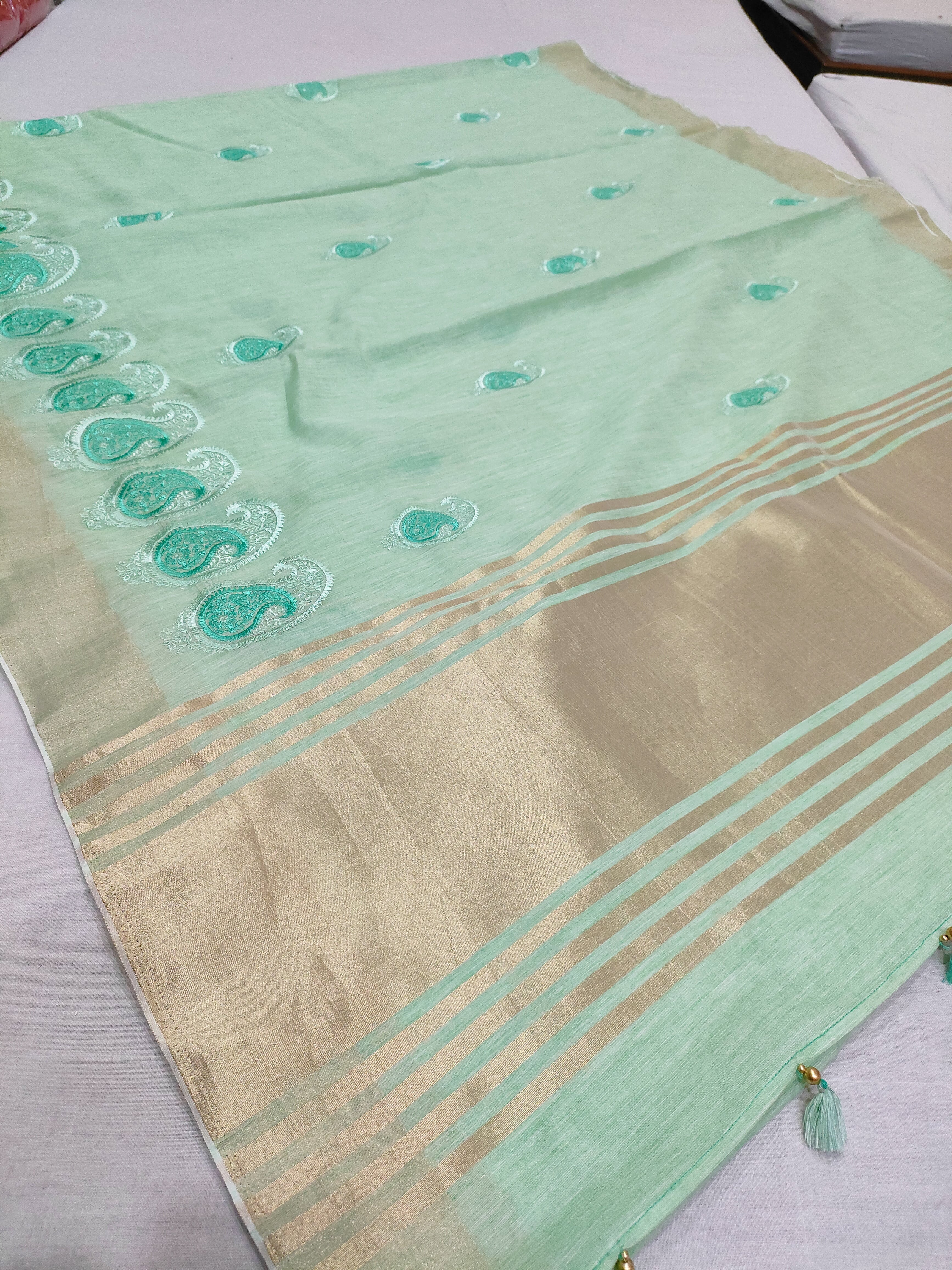 292007 Linen Saree With Embroidery - Green