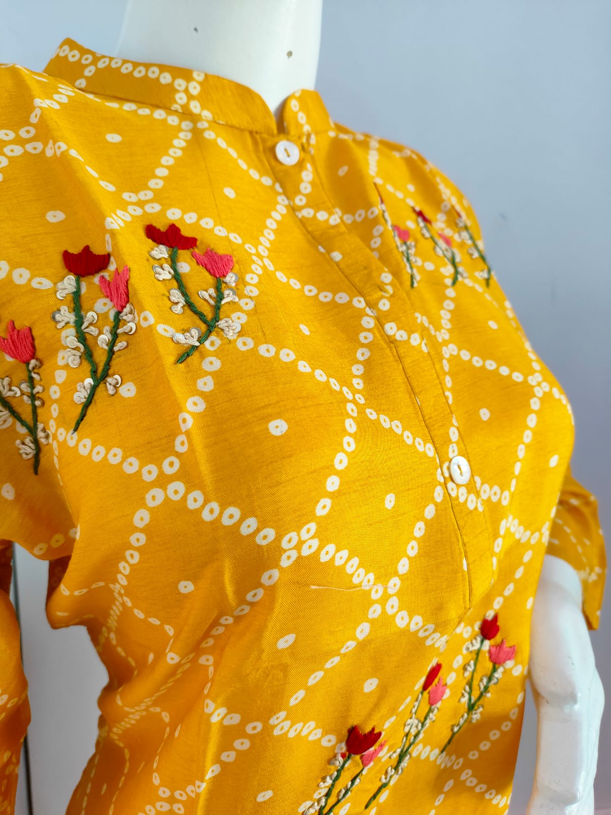 151006 Hand Embroidered Work Bandhani Print Straight Fit Kurta With Pant