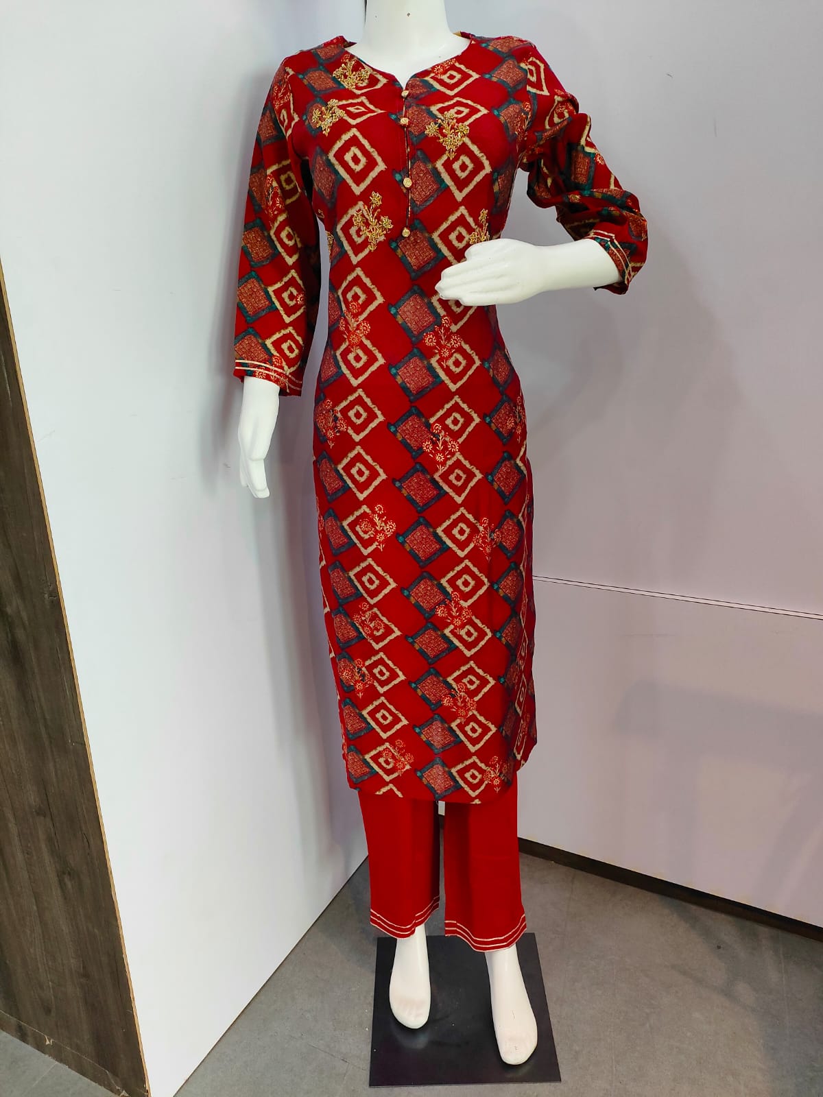 875013 Pure Soft Silk Printed Straight Fit Kurta With Pant and hand Cutdana Work on Yoke 151002